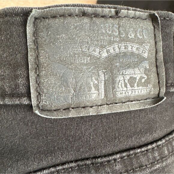 Levi Strauss & Co Women’s Slimming Boot jeans size 28 - Picture 8 of 10